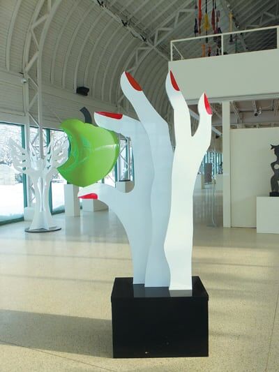 Contrasting Visions Enliven Sculpture Exhibitions