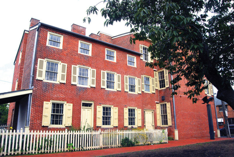A Quick and Mysterious Visit to the House of Poe
