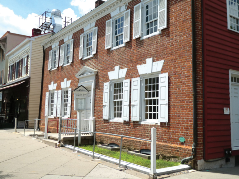 Art Museum Opens Old Doors for the New