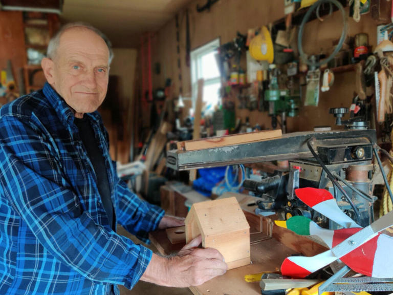 Bluebird Trail Brings Happiness to Family and Community