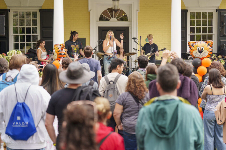 Opportunities: Calls for Singers & Musicians